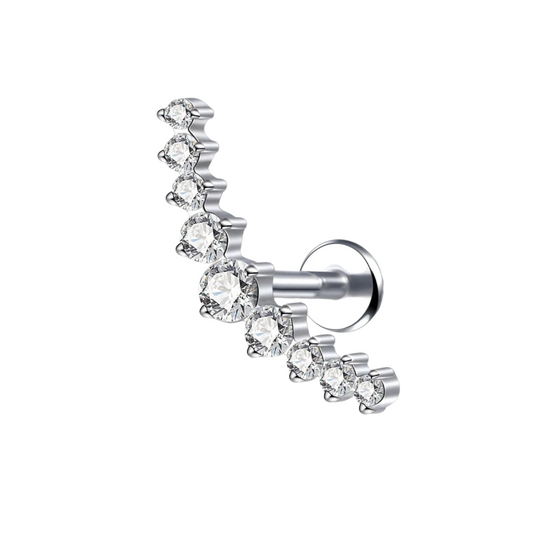 Piercing stud oreille avec cascade de zircons en titane, luxe et éclat.